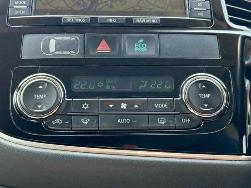OUTLANDER PHEV-8