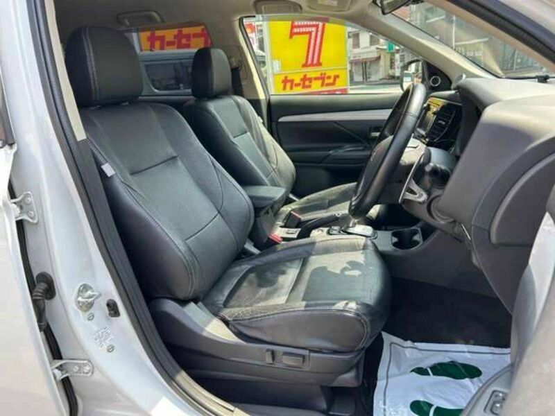 OUTLANDER PHEV-13