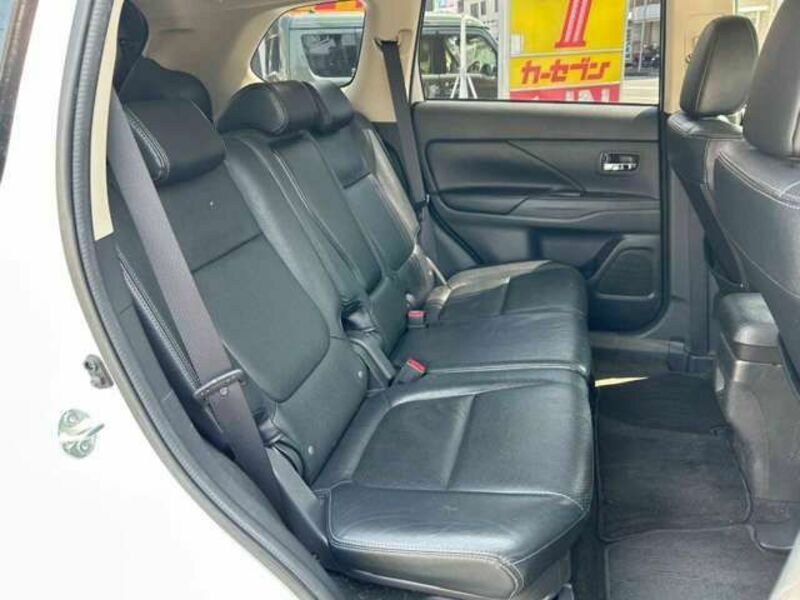 OUTLANDER PHEV-14