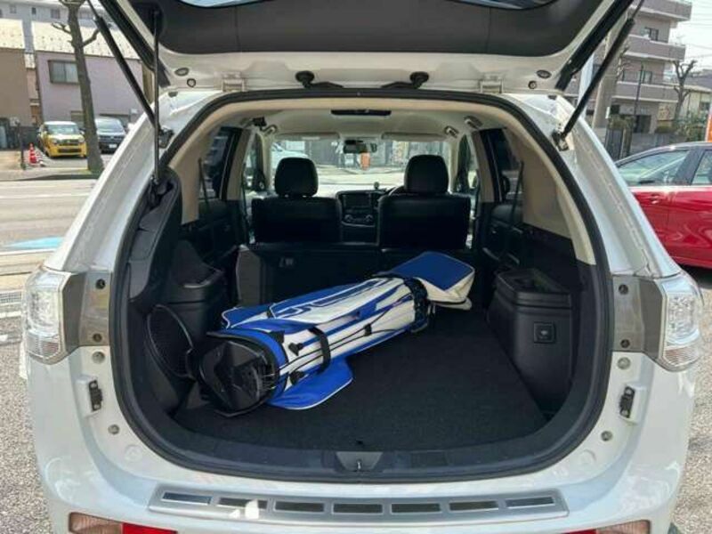 OUTLANDER PHEV-18