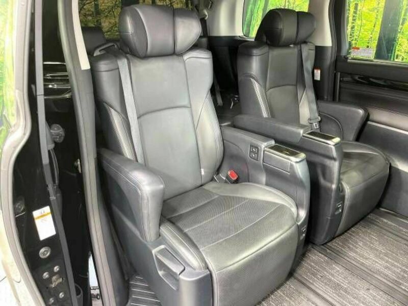 VELLFIRE-8