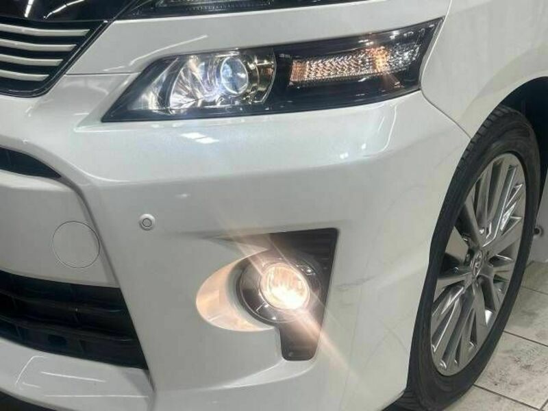 VELLFIRE-11