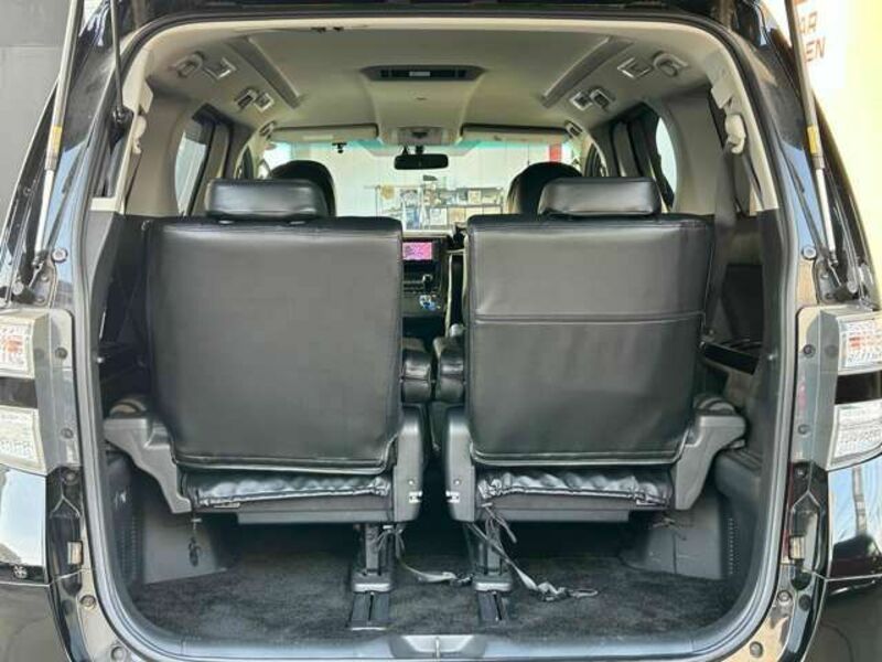 VELLFIRE-13
