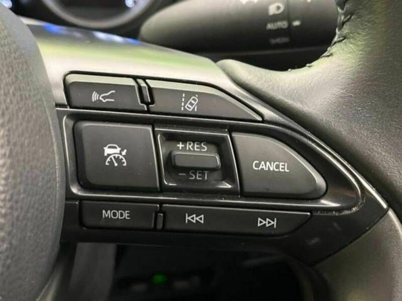 YARIS CROSS-4