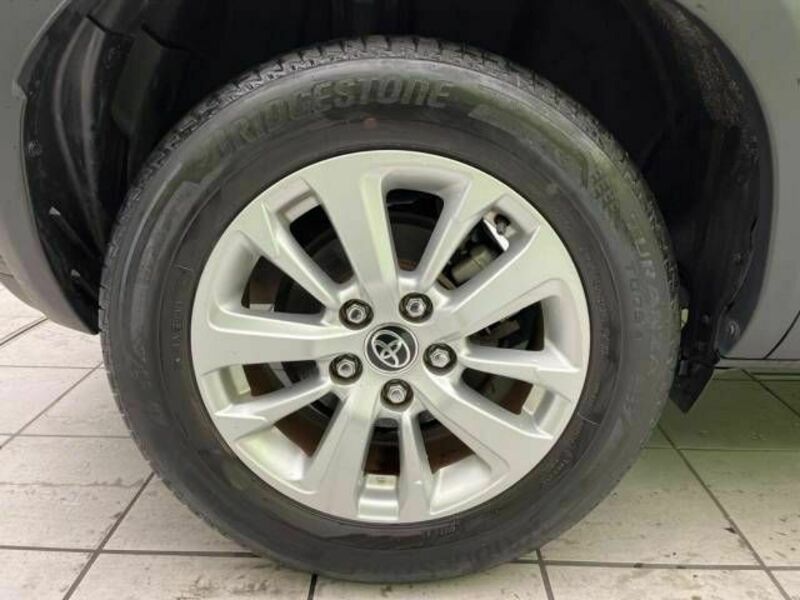 YARIS CROSS-13
