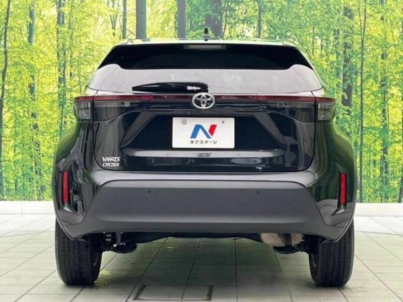 YARIS CROSS-15