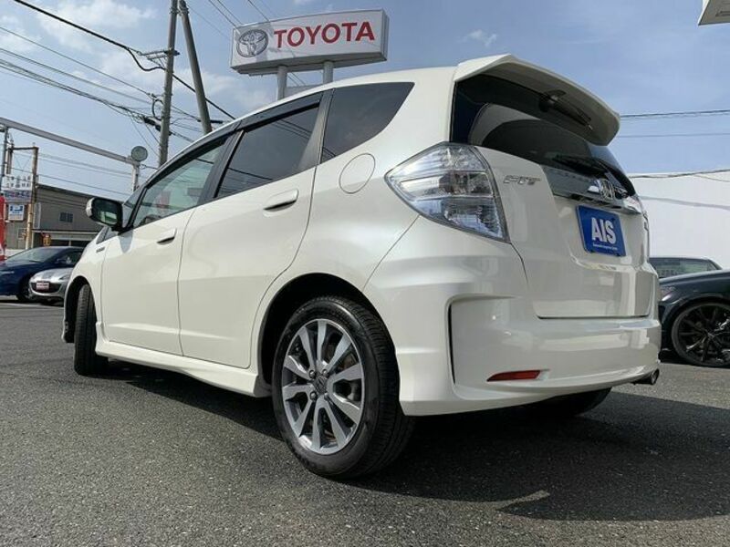 FIT HYBRID