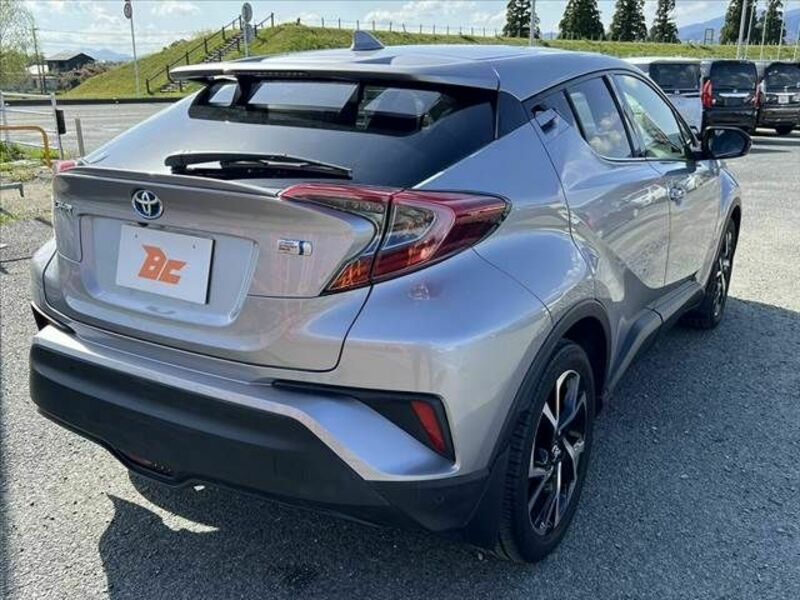 C-HR-12