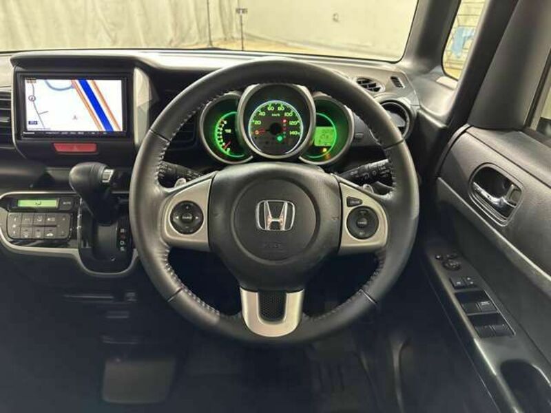 N BOX