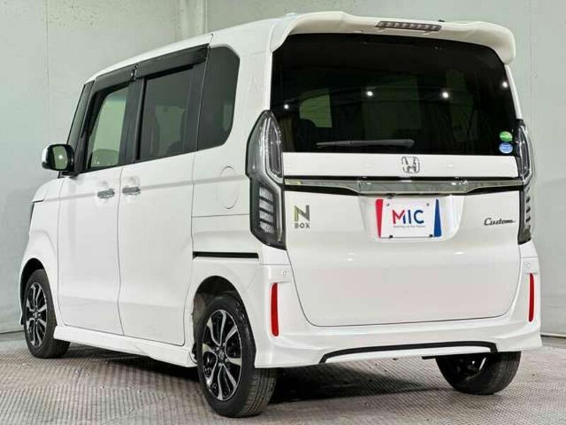 N BOX CUSTOM-6