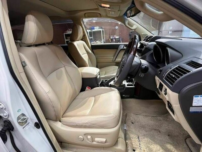 LAND CRUISER PRADO-7