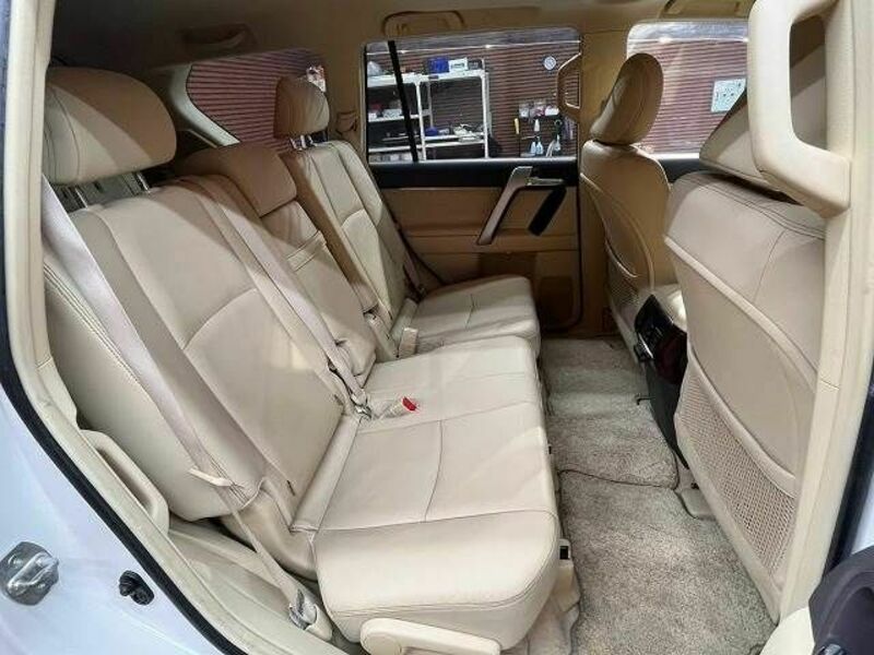 LAND CRUISER PRADO-8