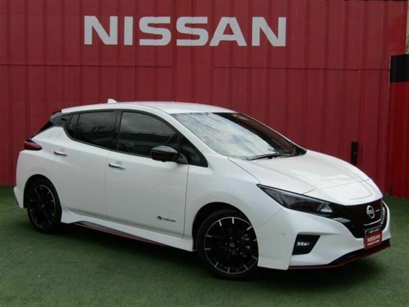 NISSAN　LEAF