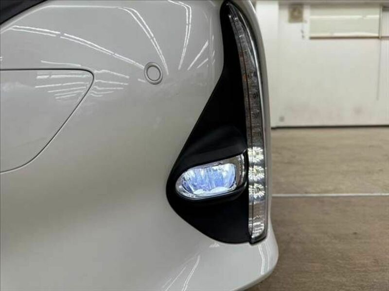 PRIUS PHV-10