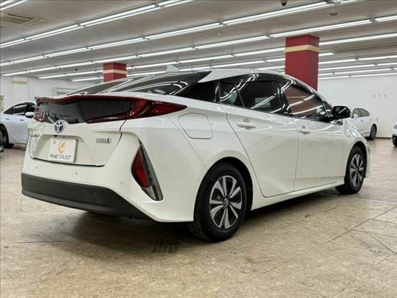 PRIUS PHV-16