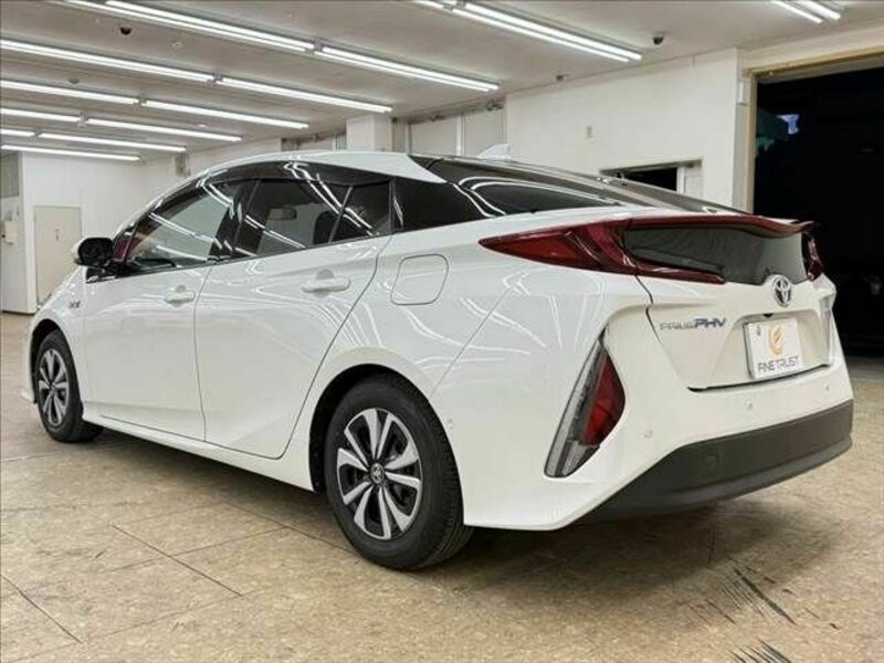 PRIUS PHV-17