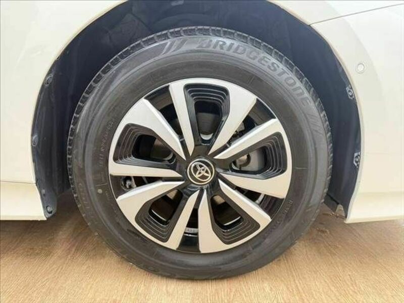 PRIUS PHV-27