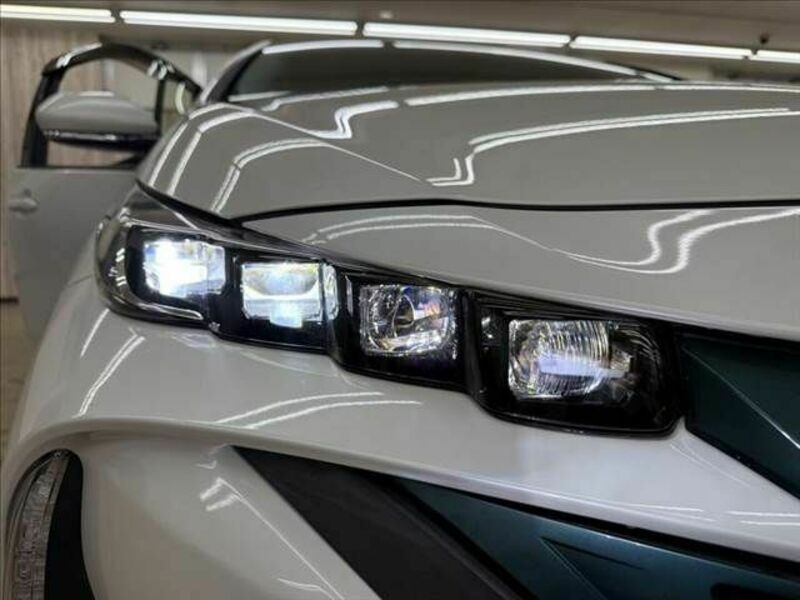 PRIUS PHV-28