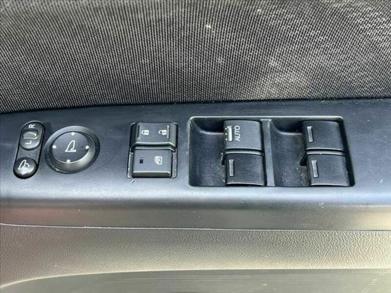 N BOX CUSTOM-24