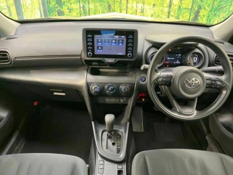 YARIS CROSS-1