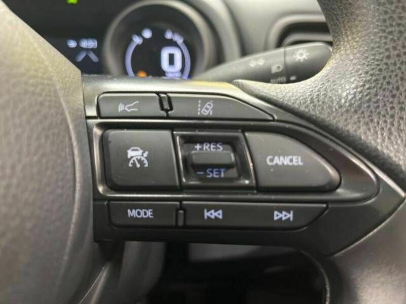 YARIS CROSS-4