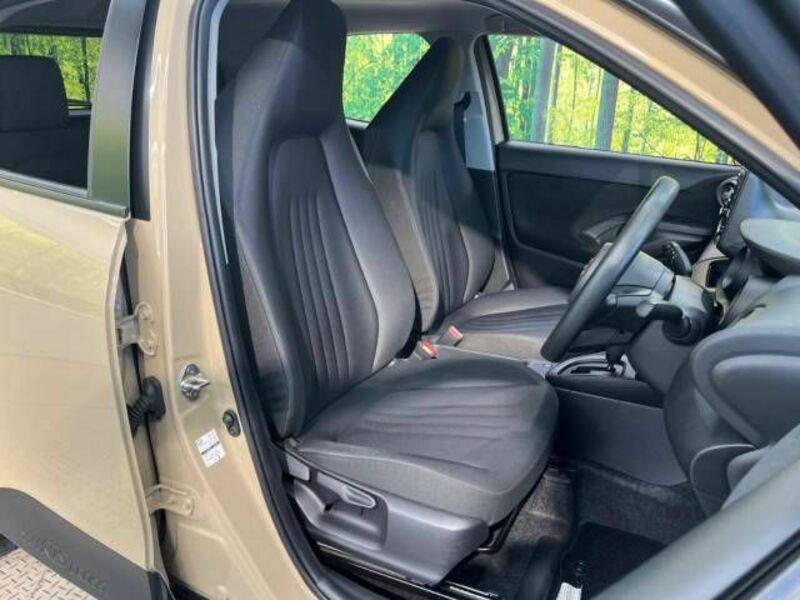 YARIS CROSS-7