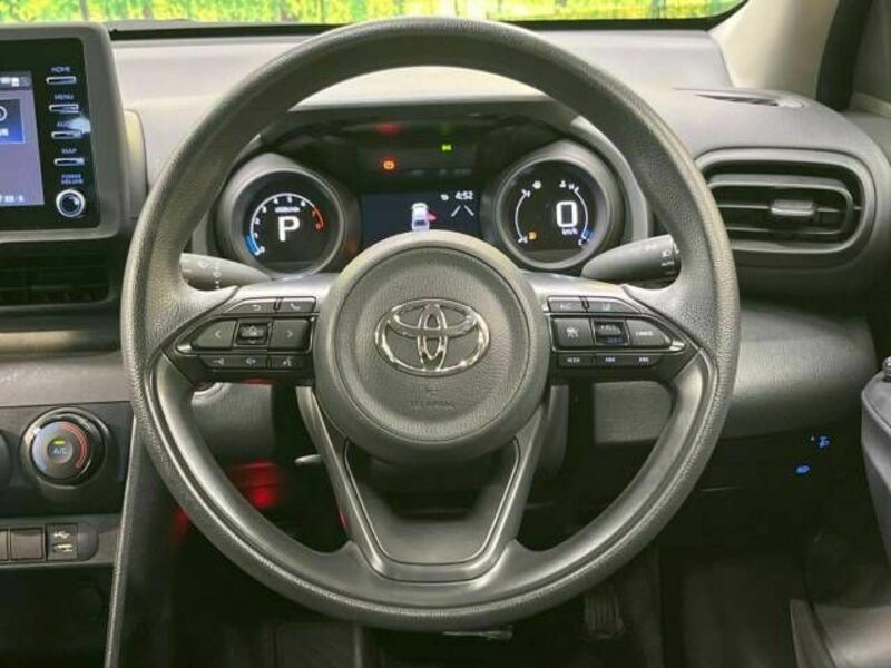 YARIS CROSS-10