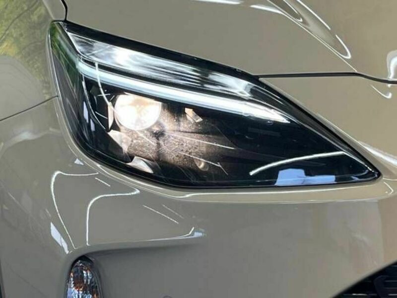 YARIS CROSS-11