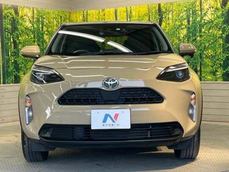 YARIS CROSS-13