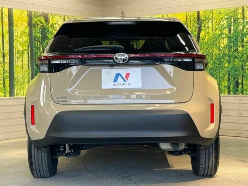 YARIS CROSS-14