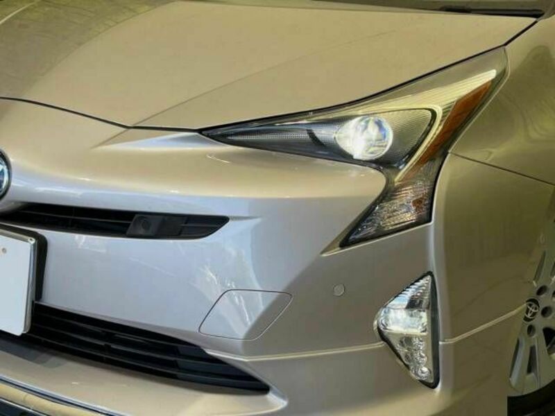PRIUS-11