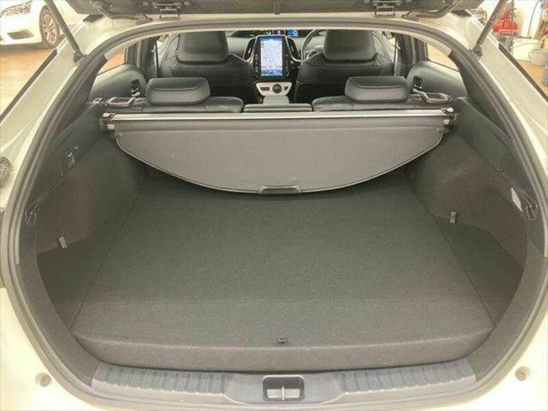 PRIUS PHV-8