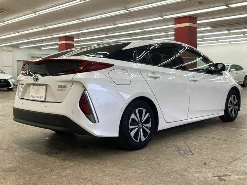 PRIUS PHV-17
