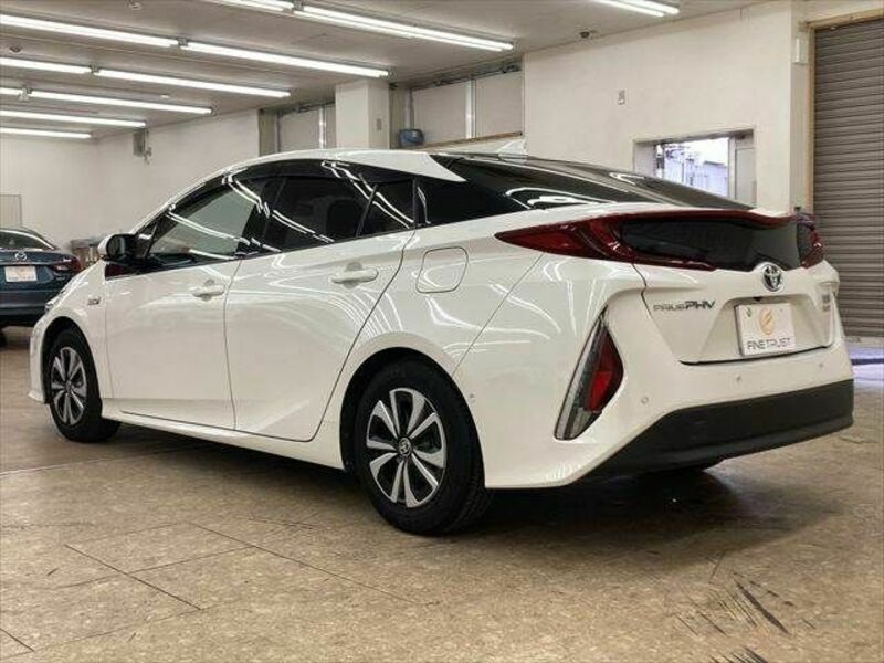 PRIUS PHV-18