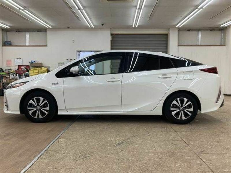 PRIUS PHV-19