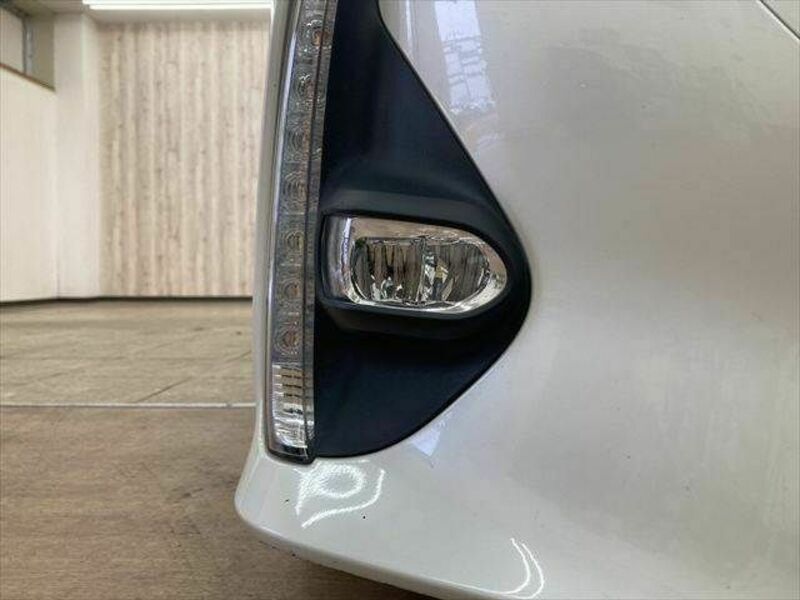 PRIUS PHV-23