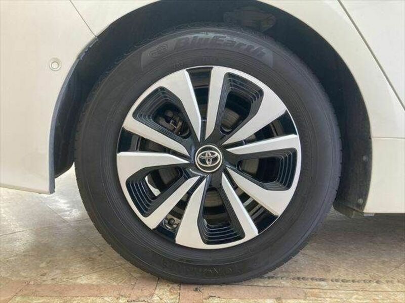 PRIUS PHV-26