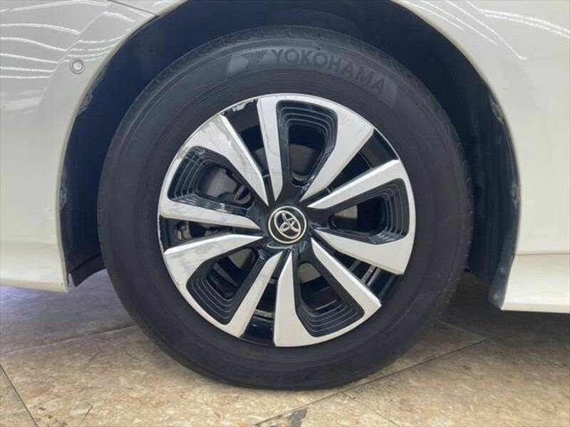 PRIUS PHV-27