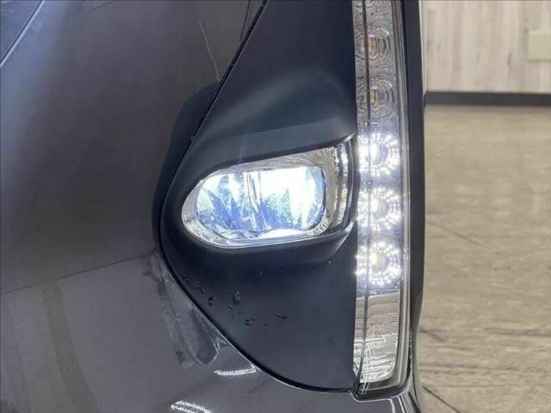 PRIUS PHV-9