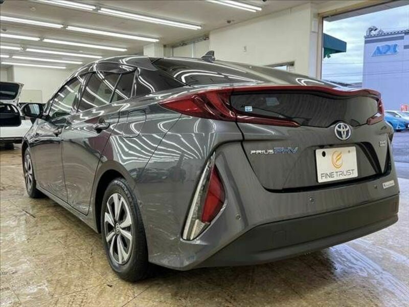 PRIUS PHV-16