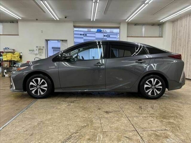 PRIUS PHV-17