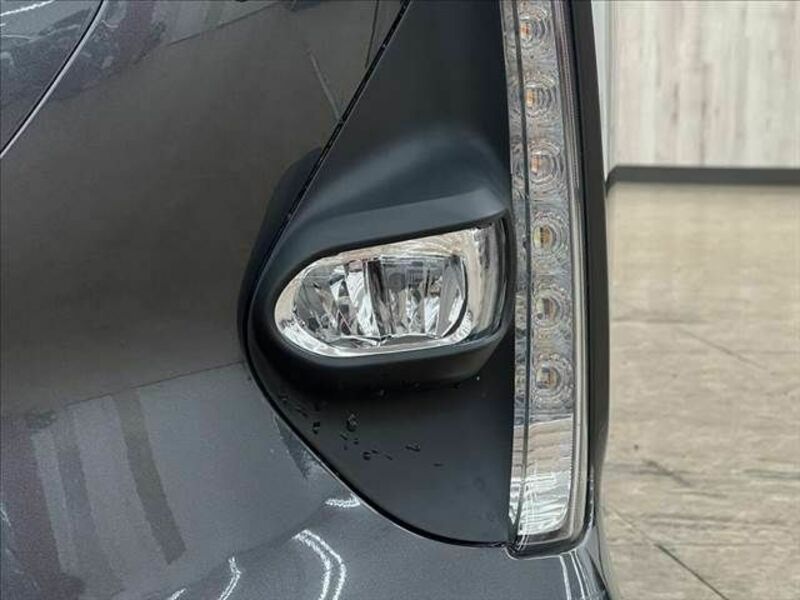 PRIUS PHV-19