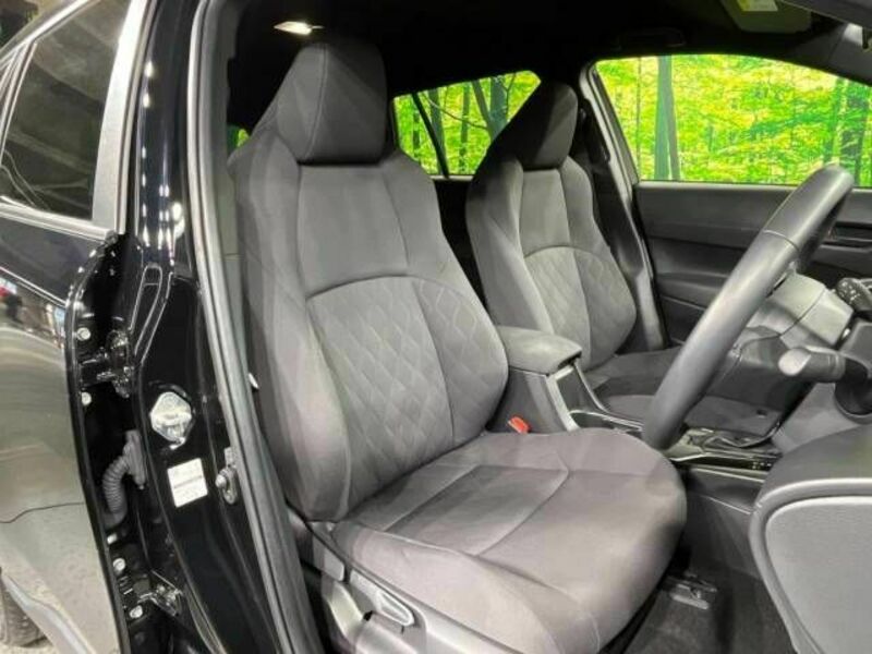 COROLLA CROSS-8