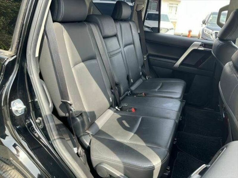 LAND CRUISER PRADO-9