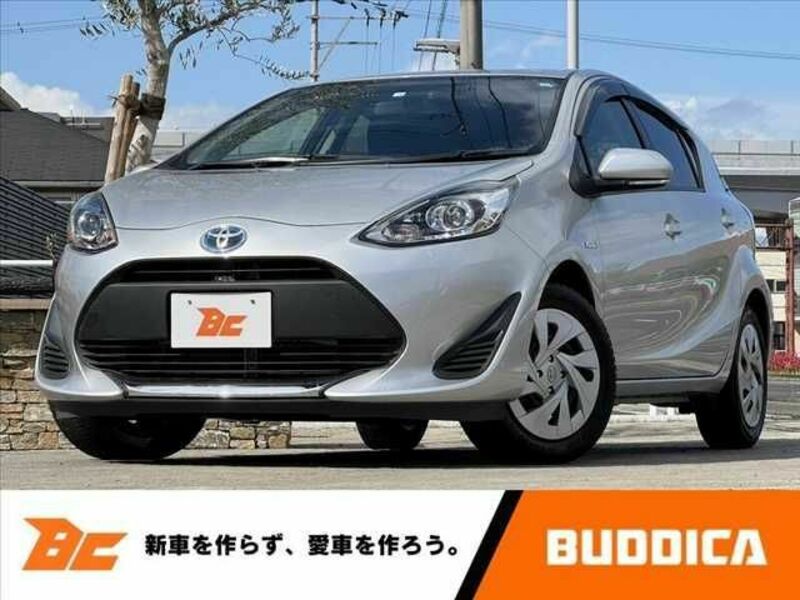 TOYOTA　AQUA