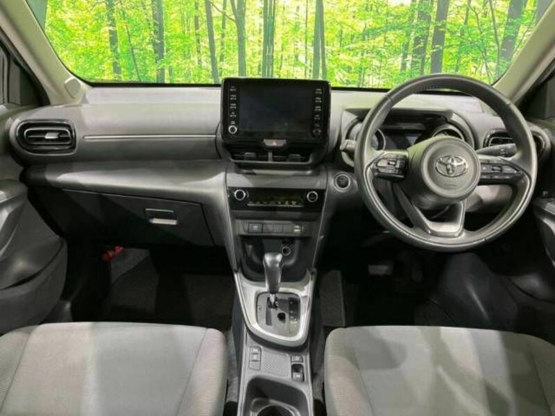 YARIS CROSS-1