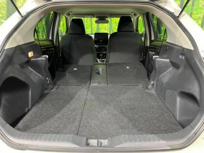 YARIS CROSS-10