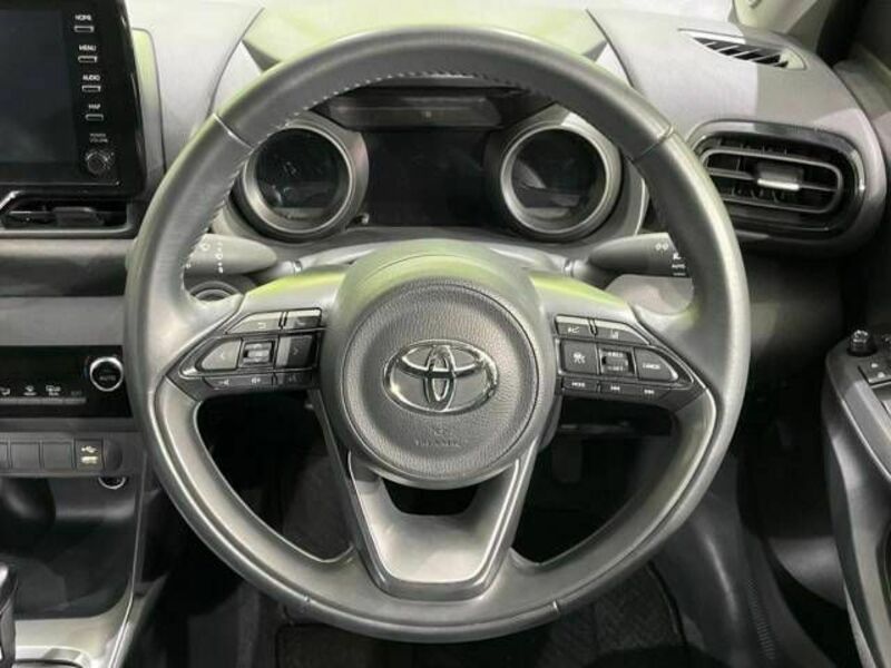 YARIS CROSS-11