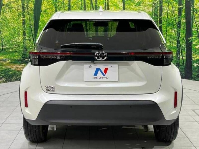 YARIS CROSS-15