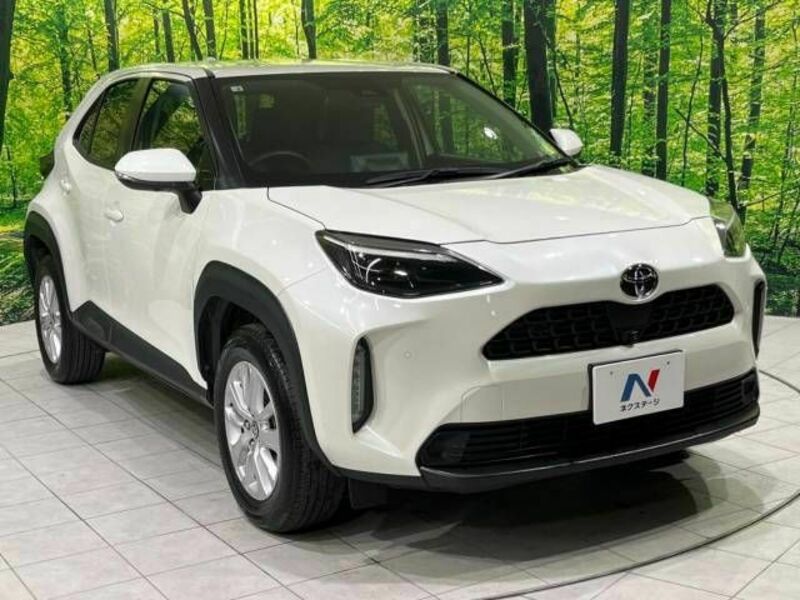YARIS CROSS-16
